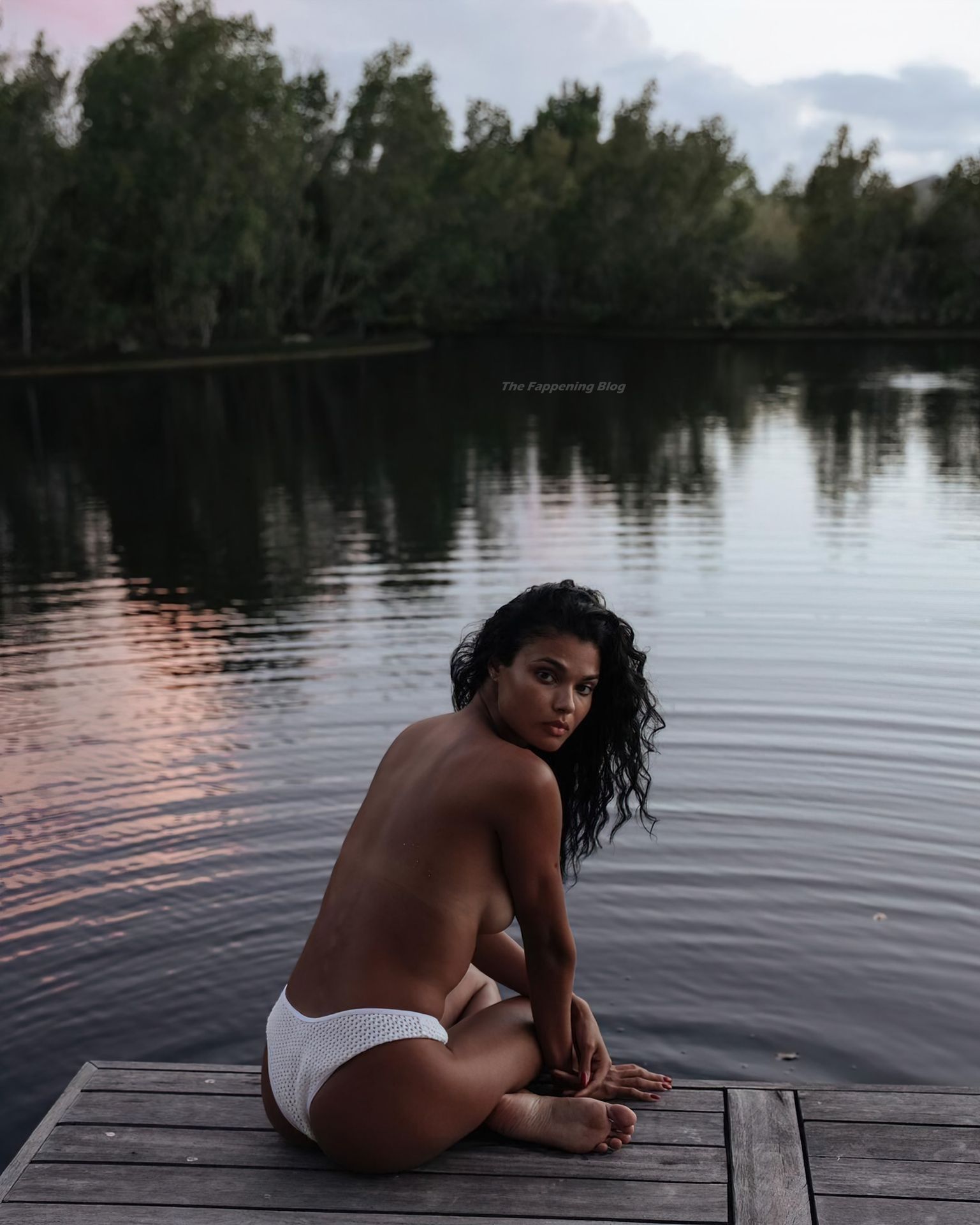 Daniela-Braga-Topless-Photoshoot-12-thefappeningblog.com_.jpg