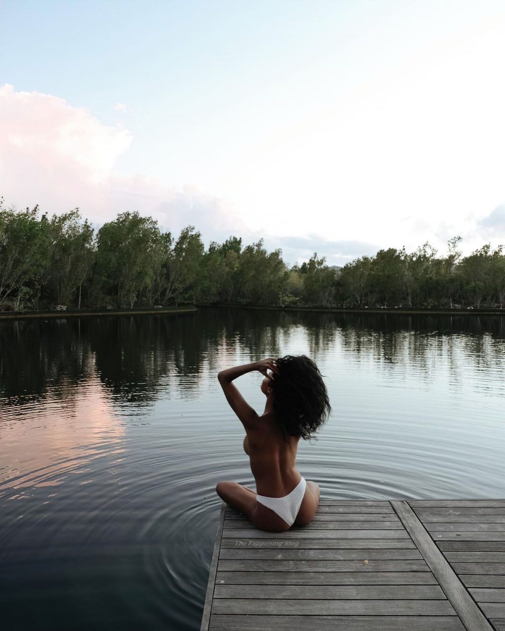 Daniela Braga Sexy &amp; Topless (21 Photos)