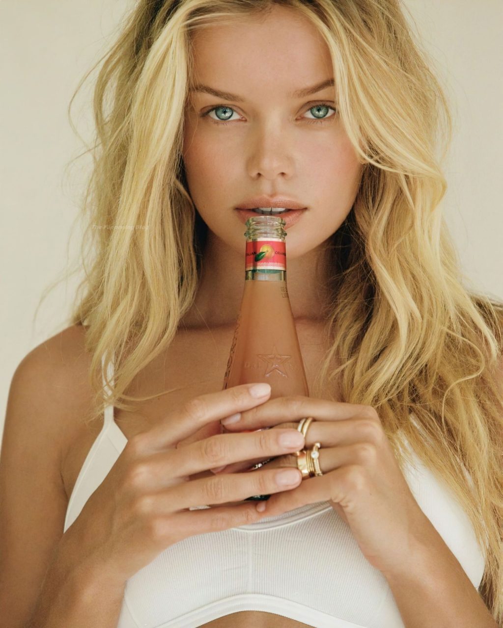 Frida Aasen Poses For The Lavarice Campaign (15 Photos)