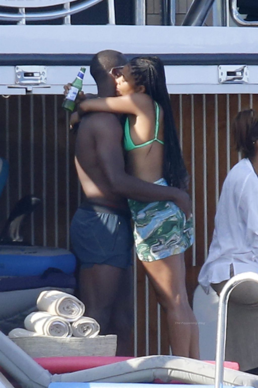 Gabrielle Union &amp; Dwyane Wade Pack on the PDA on a Yacht in Sardinia (61 Photos)