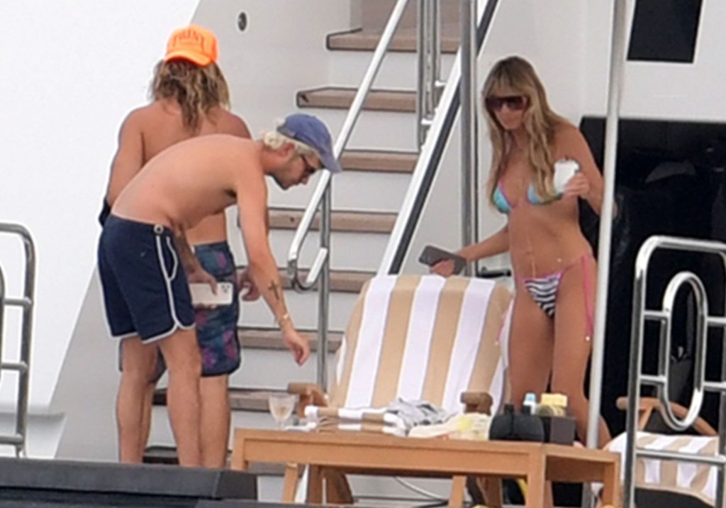 Heidi Klum &amp; Tom Kaulitz Show Some PDA Out on Their Family Holiday in Capri (39 Photos)