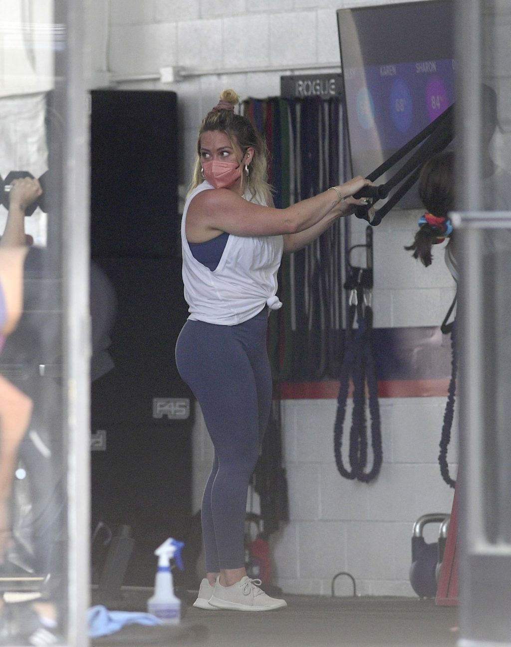 Hilary Duff Gets in an Intense Workout Session at a Gym in LA (35 Photos)