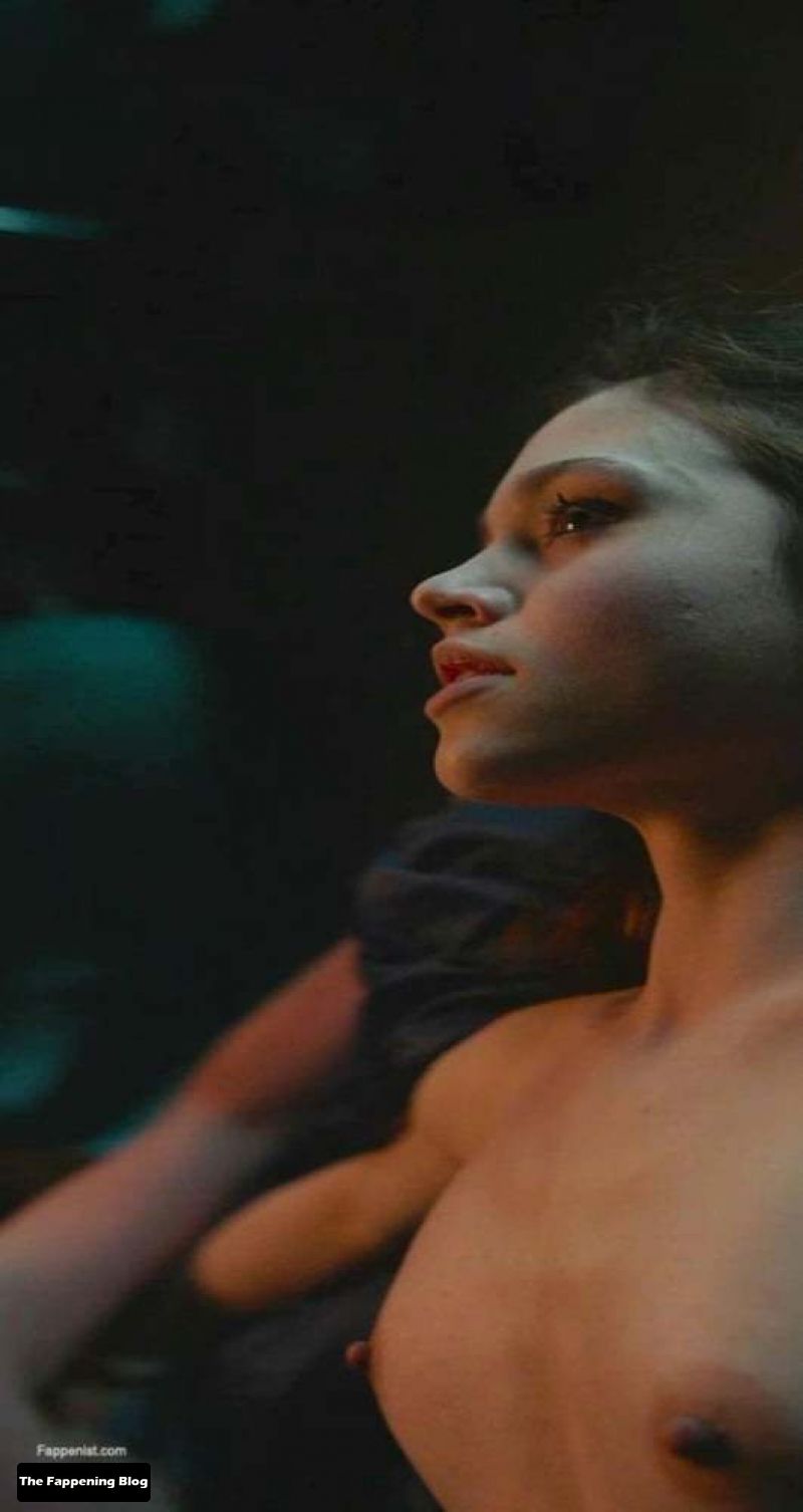 India Eisley Nude &amp; Sexy Collection (54 Photos + Sex Video Scenes) [Updated]