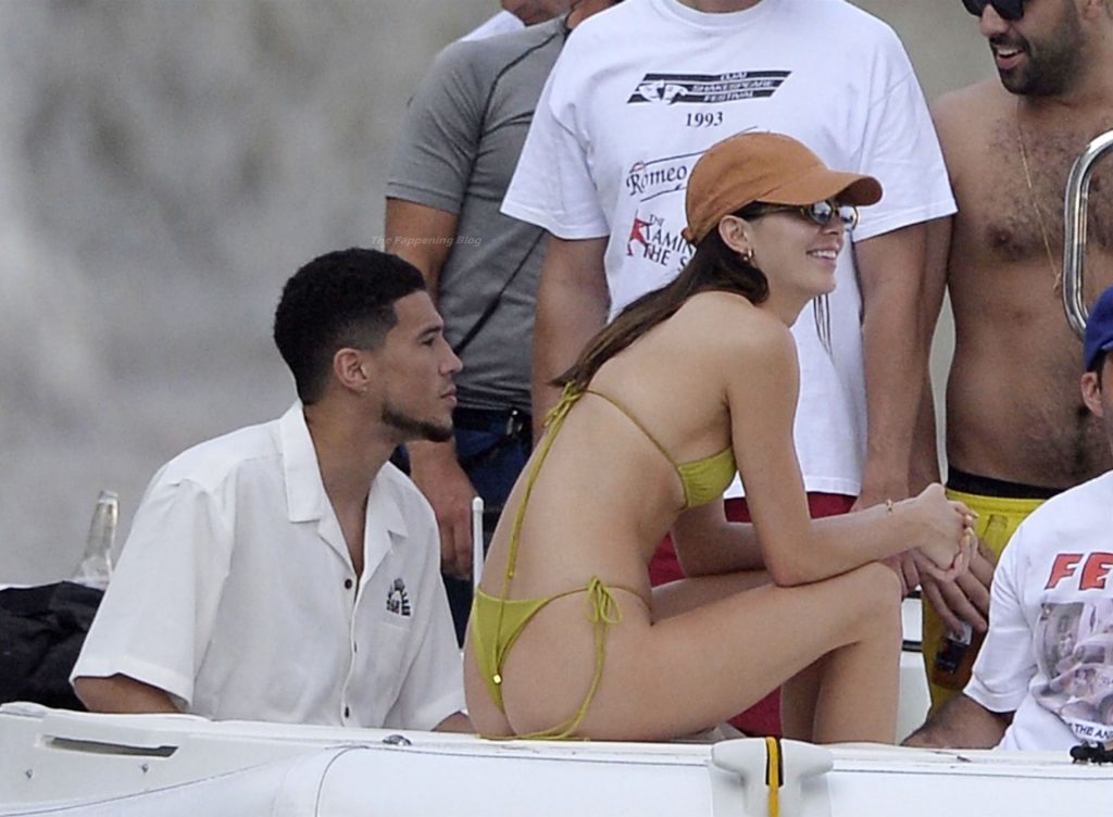 Kendall Jenner Shows Off Her Incredible Toned Body in a Tiny Green Bikini (40 Photos)