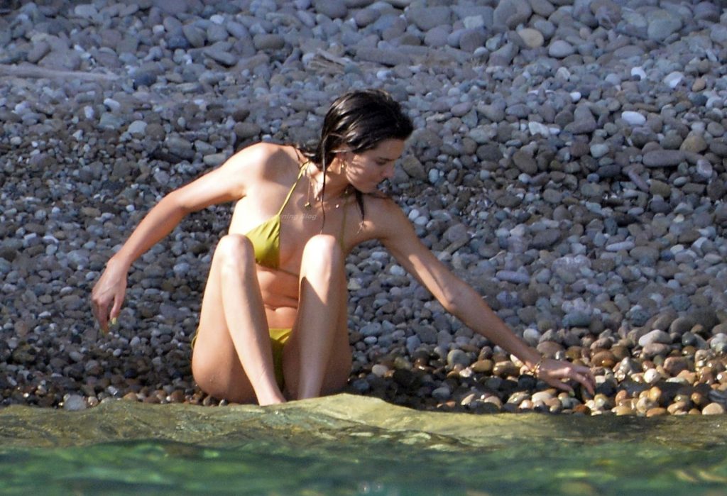 Kendall Jenner Shows Off Her Incredible Toned Body in a Tiny Green Bikini (40 Photos)