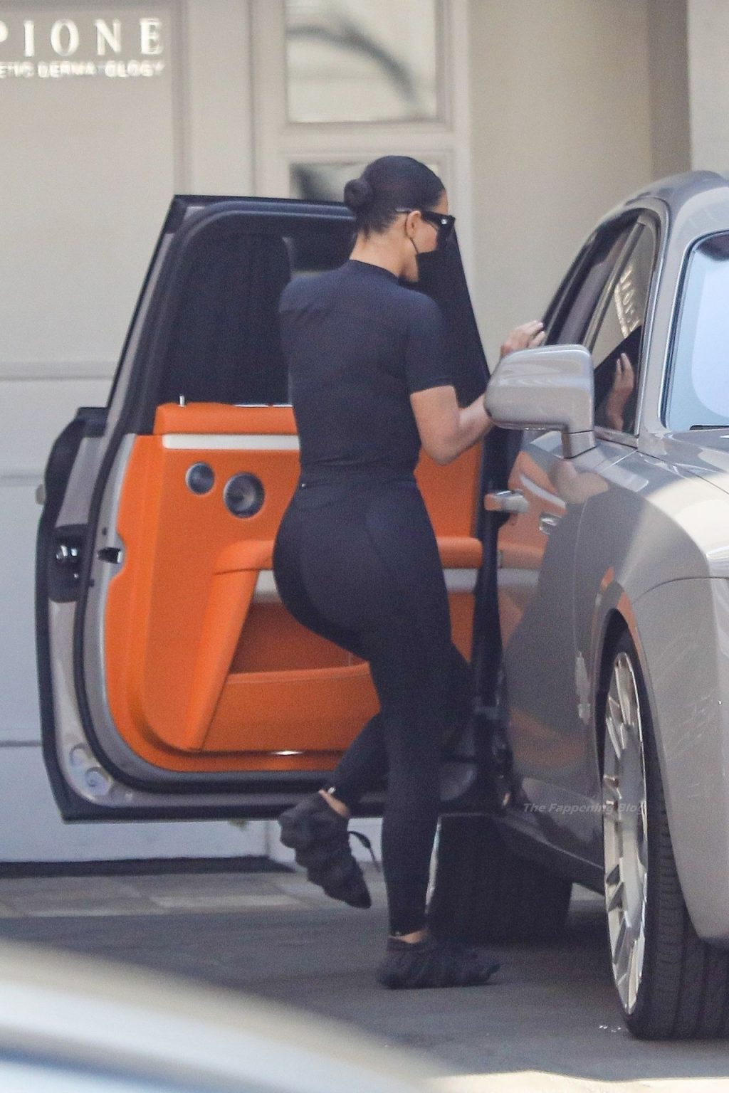 Curvy Kim Kardashian Hits Up Epione For Some Pampering (44 Photos)