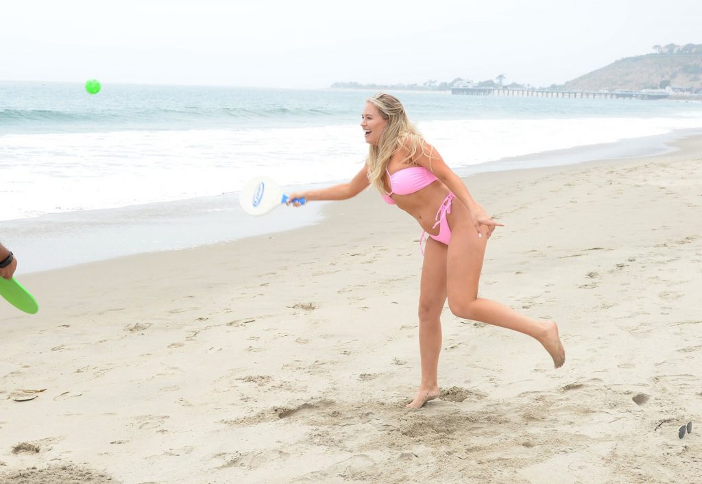 Kristen Louelle Gaffney Has Fun on the Beach in Malibu (47 Photos)