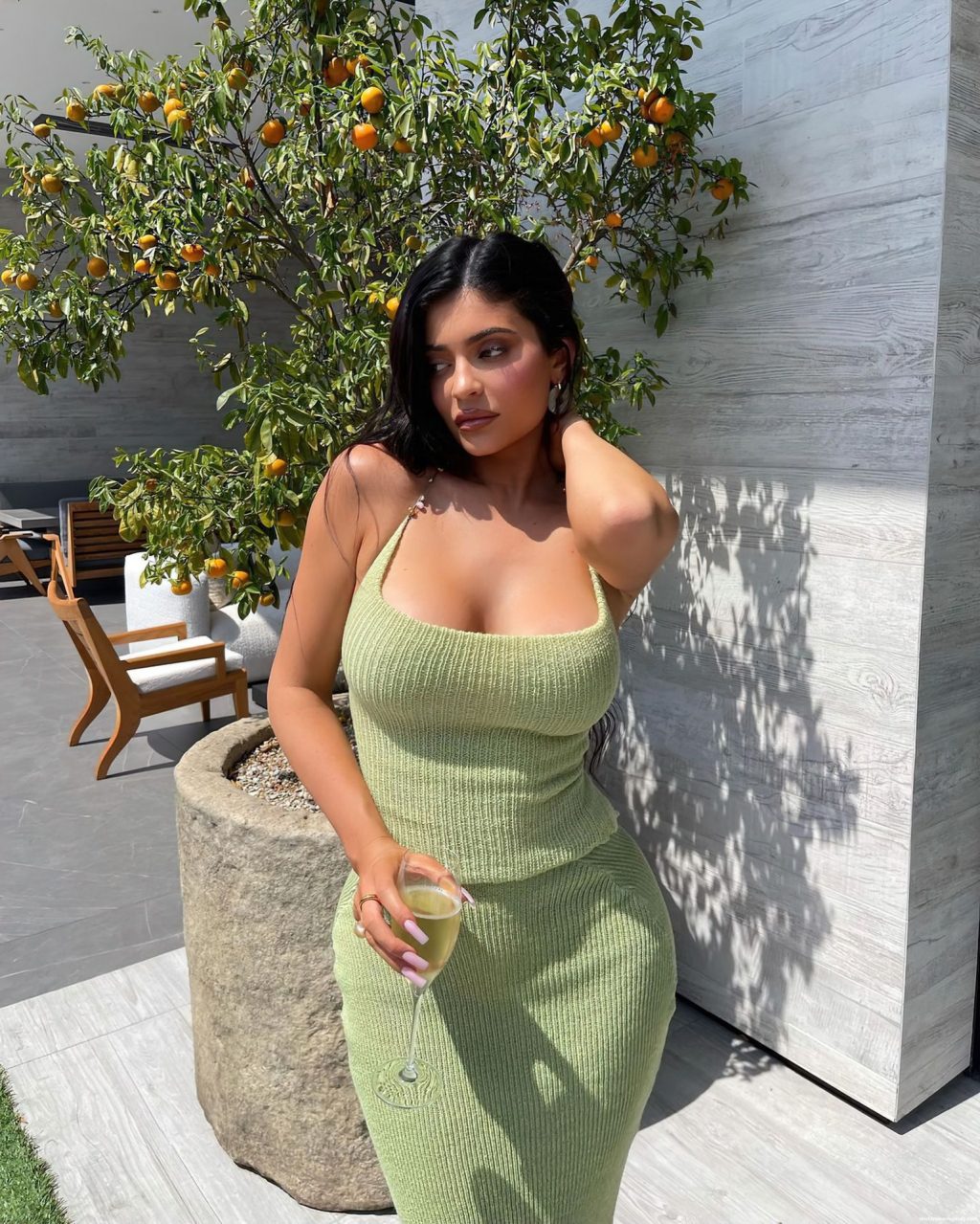 Kylie Jenner Looks Hot at The Party (6 Hot Photos)