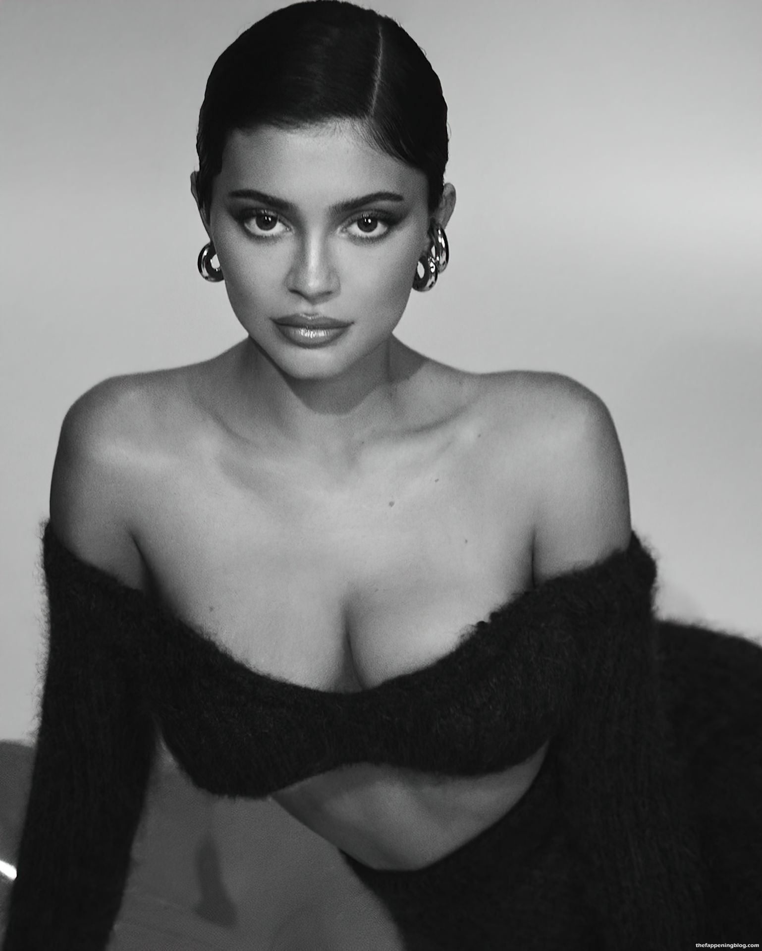 Kylie-Jenner-Sexy-Photoshoot-6-thefappeningblog.com1_.jpg