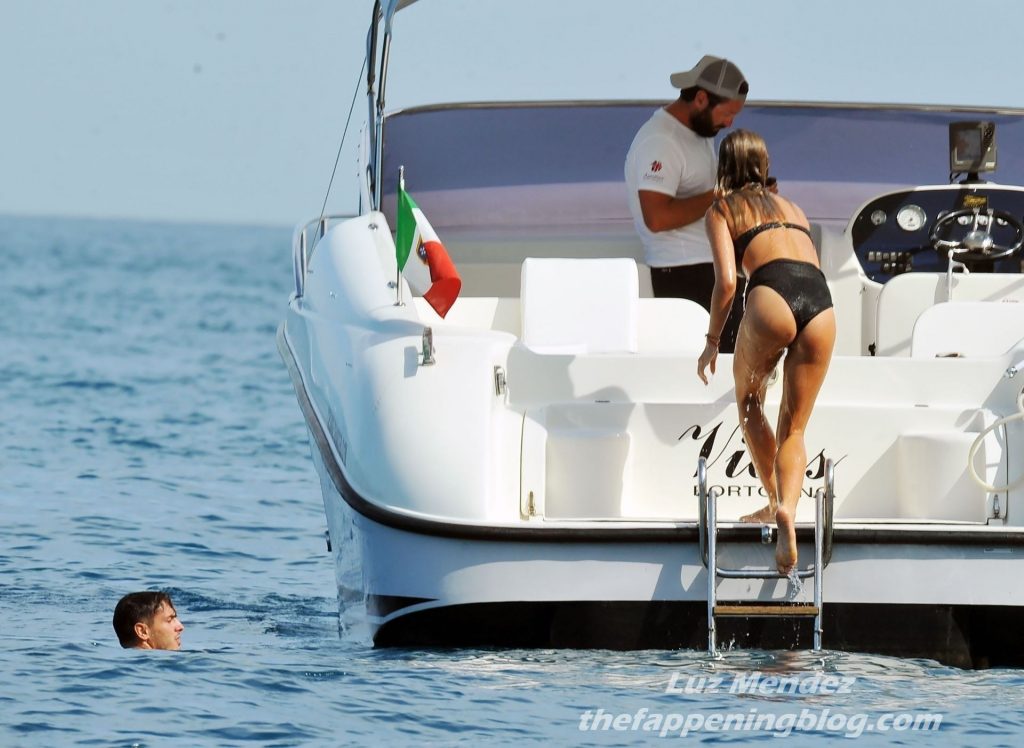 Luz Mendez &amp; Brahim Diaz Show Some PDA Out on Their Holidays in Portofino (26 Photos)