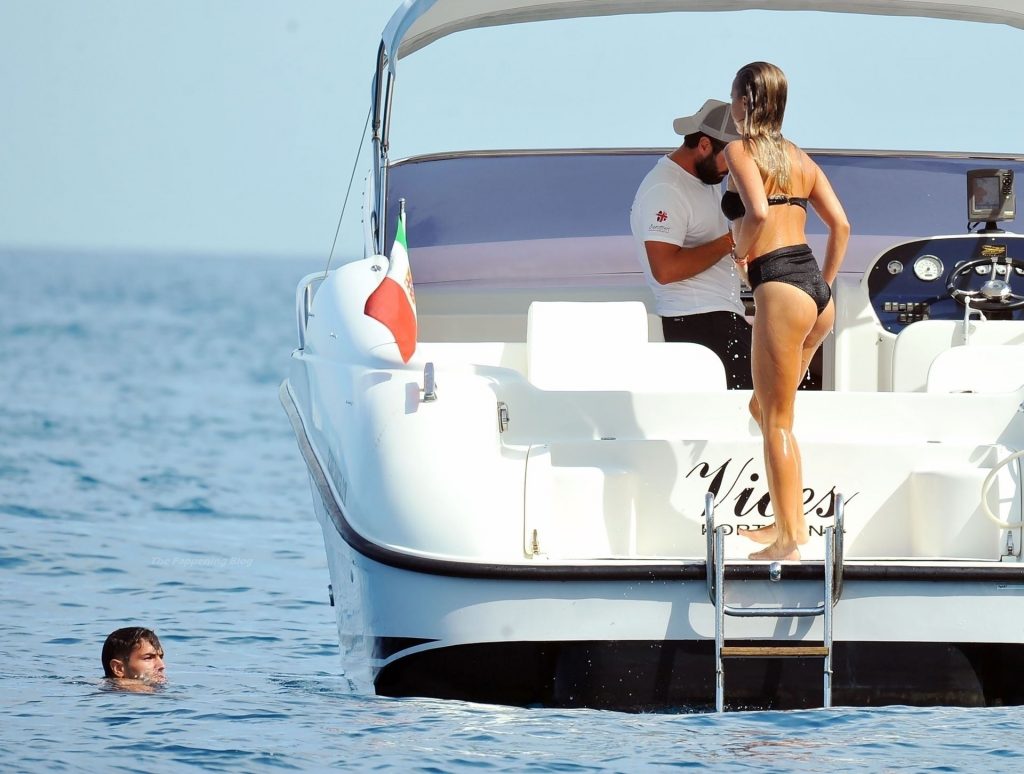 Luz Mendez &amp; Brahim Diaz Show Some PDA Out on Their Holidays in Portofino (26 Photos)