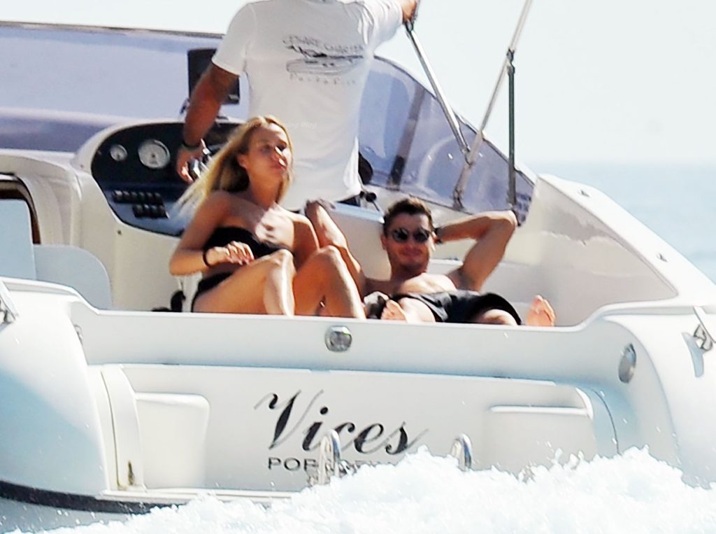 Luz Mendez &amp; Brahim Diaz Show Some PDA Out on Their Holidays in Portofino (26 Photos)