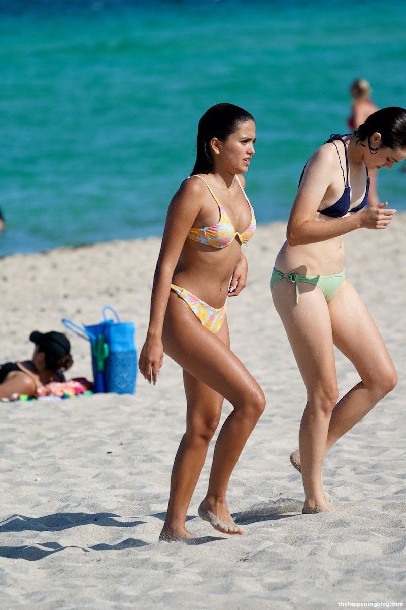 Maia Reficco Stuns in a Yellow Bikini at the Beach in Miami (30 Photos)
