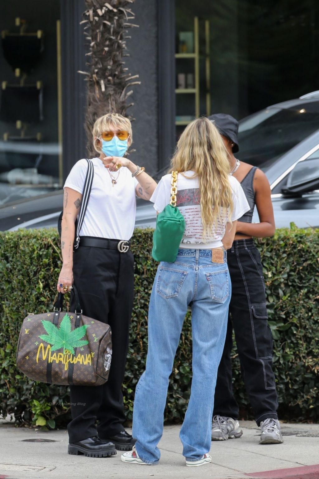Braless Miley Cyrus is Seen with Her Mom in West Hollywood (94 Photos)