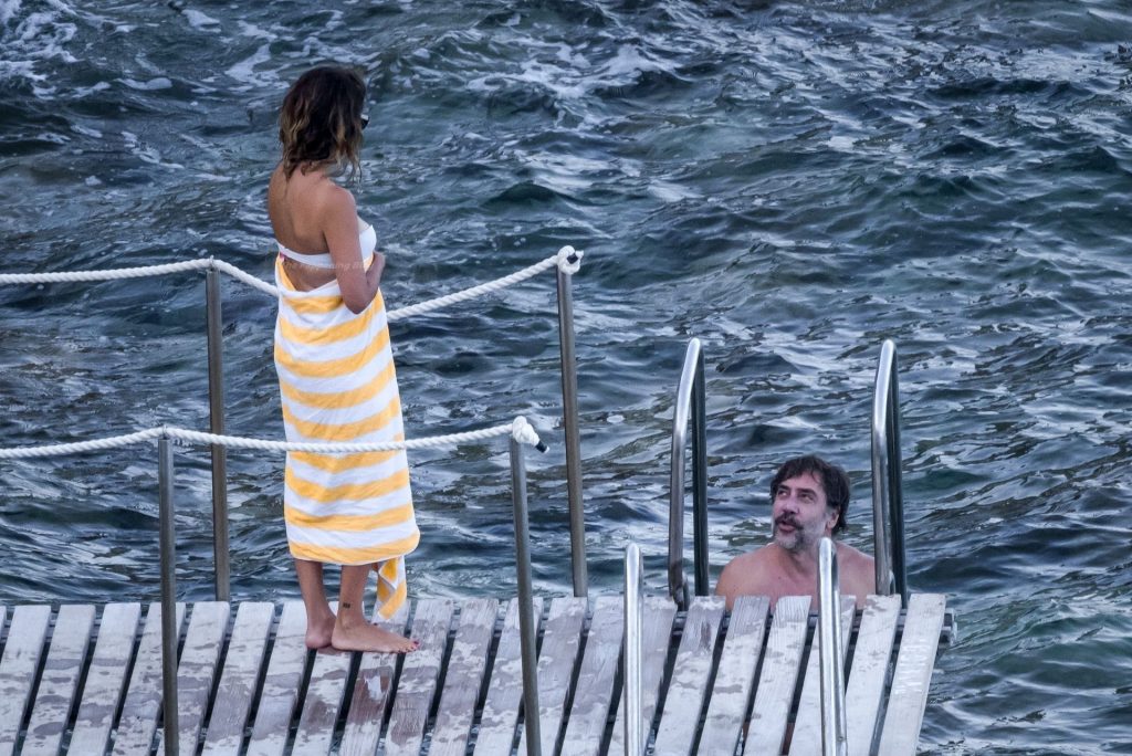 Penelope Cruz &amp; Javier Bardem are Seen Sharing Some PDA While on Vacation in Argentario (39 Photos)