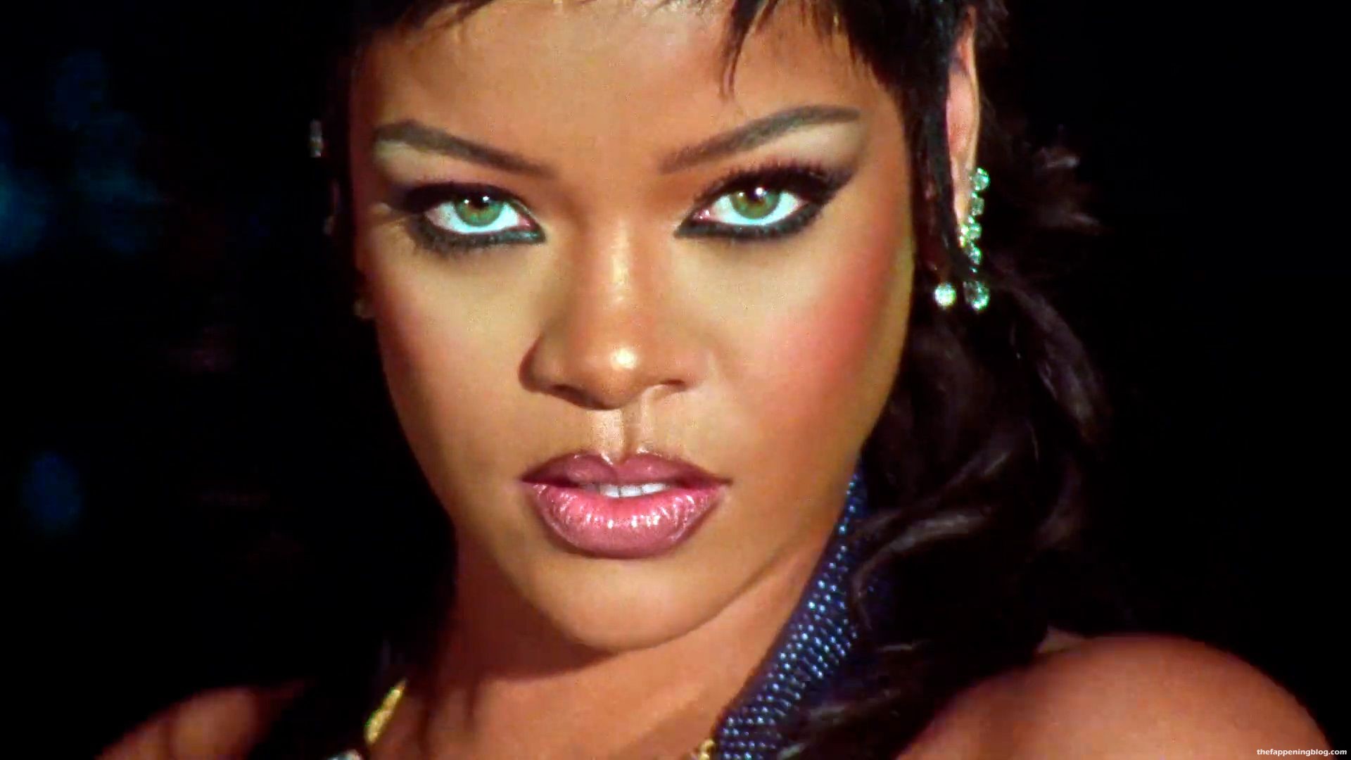 Rihanna-Boobs-Ass-91-thefappeningblog.com_.jpg