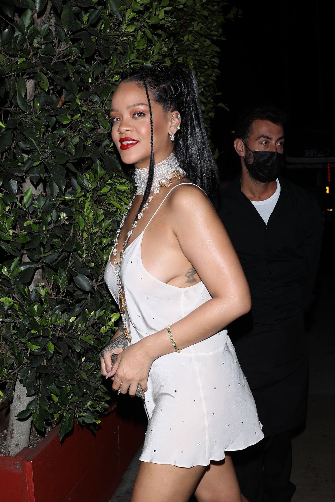 Rihanna-Braless-The-Fappening-Blog-13.jpg