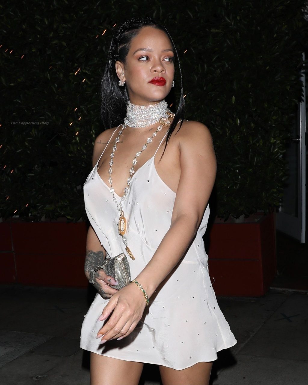 Rihanna Goes Braless as She Heads Out for Dinner in Santa Monica (31 Photos)
