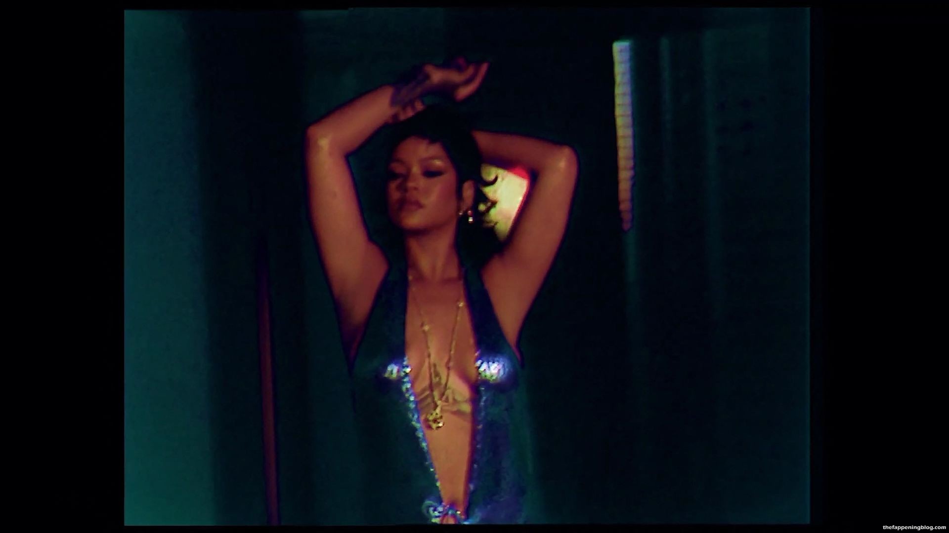 Rihanna-Nude-Sexy-The-Fappening-Blog-4.jpg