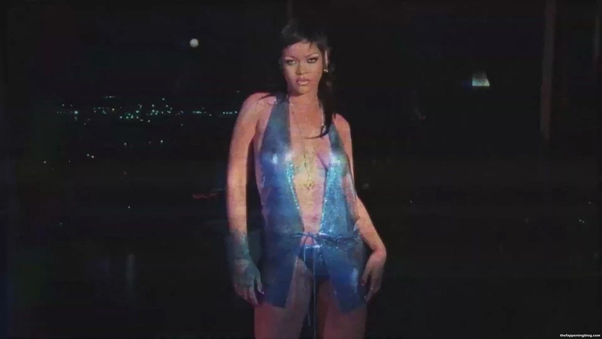 Rihanna-Nude-Sexy-The-Fappening-Blog-9.jpg