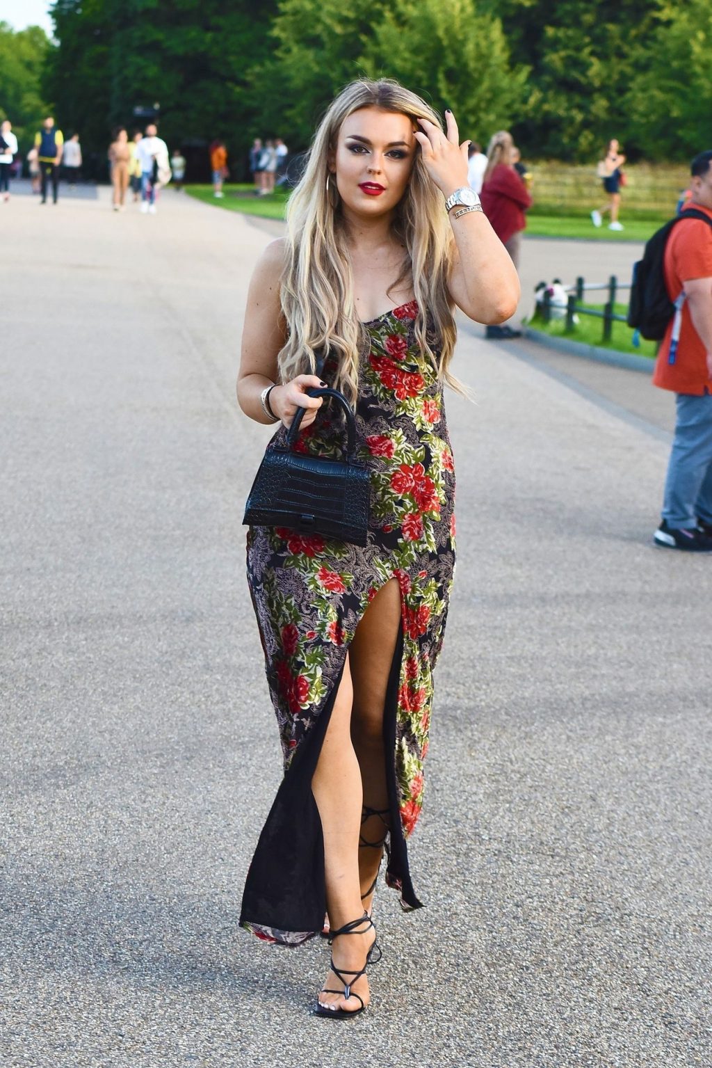 Tallia Storm Shows Off Her Sexy Legs in London (15 Photos)