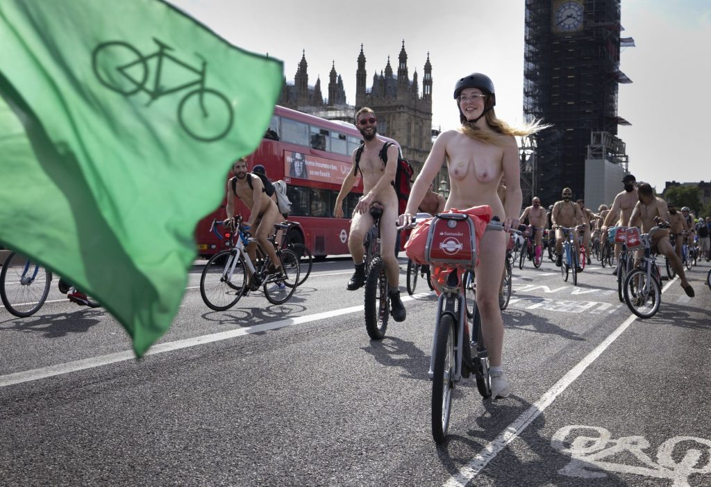 The World Naked Bike Ride in London (40 Photos)
