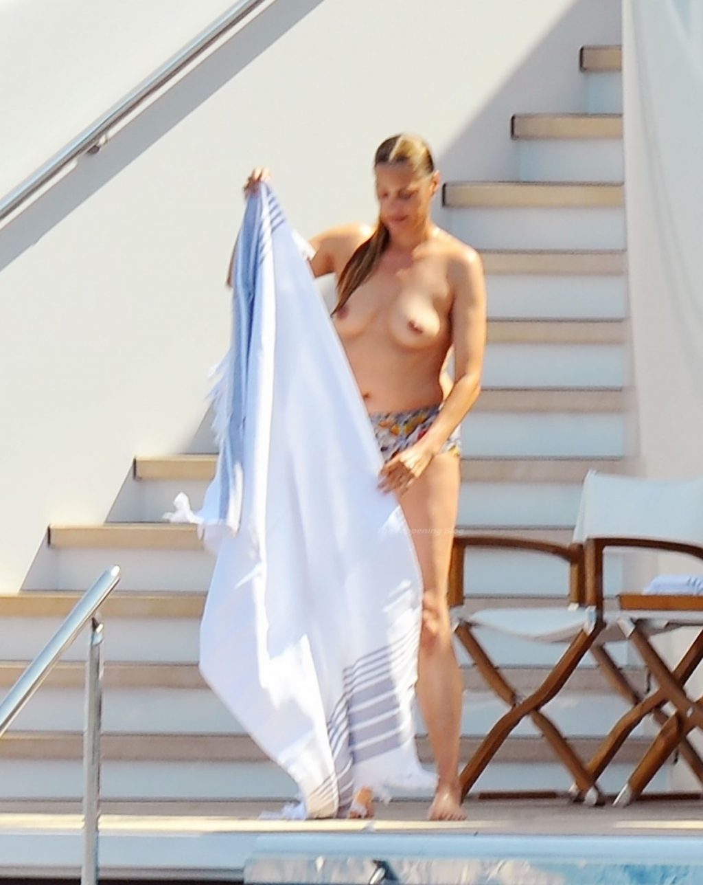 Yasmin Le Bon Nude