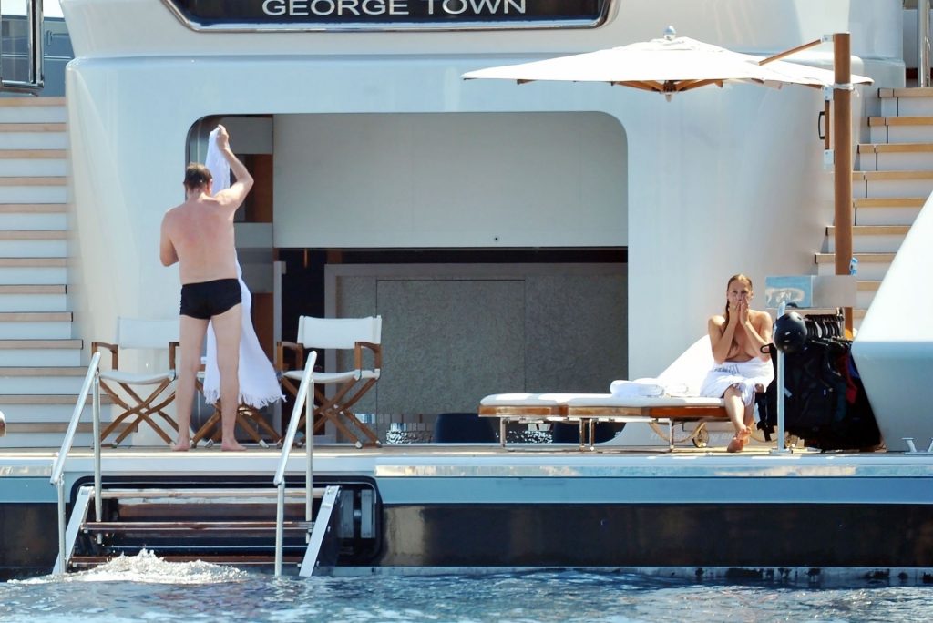 Yasmin Le Bon Shows Her Nude Tits on Vacation with Her Husband Simon Le Bon on Their Holidays in Portofino (20 Photos)