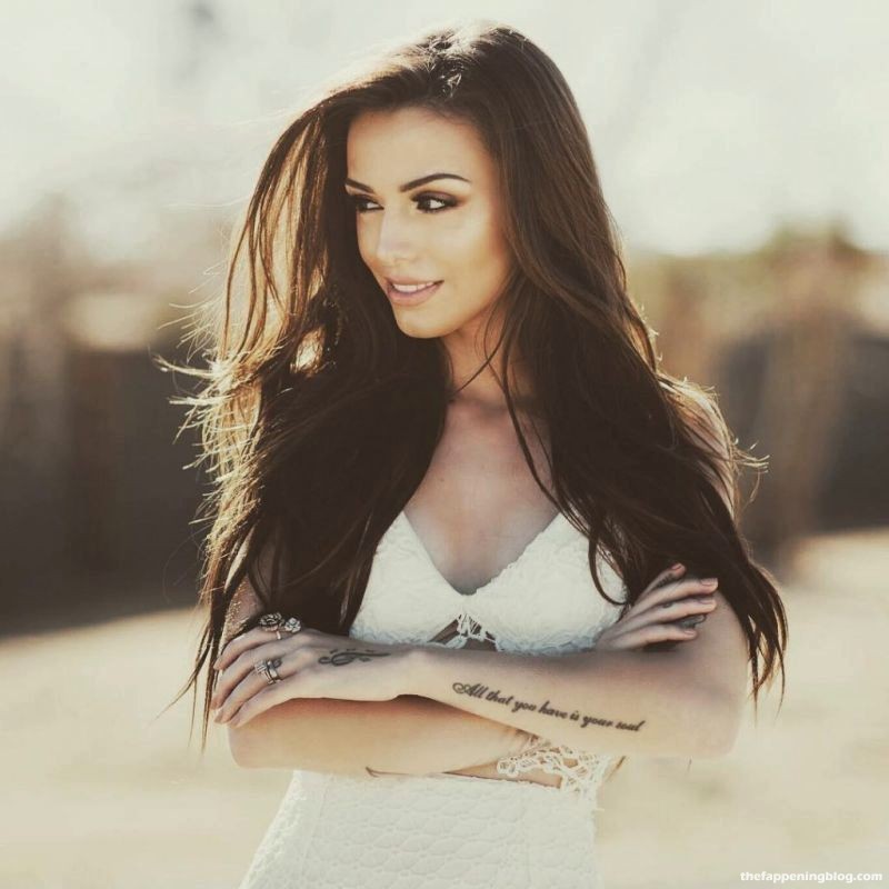 Cher Lloyd Sexy Collection (51 Photos)