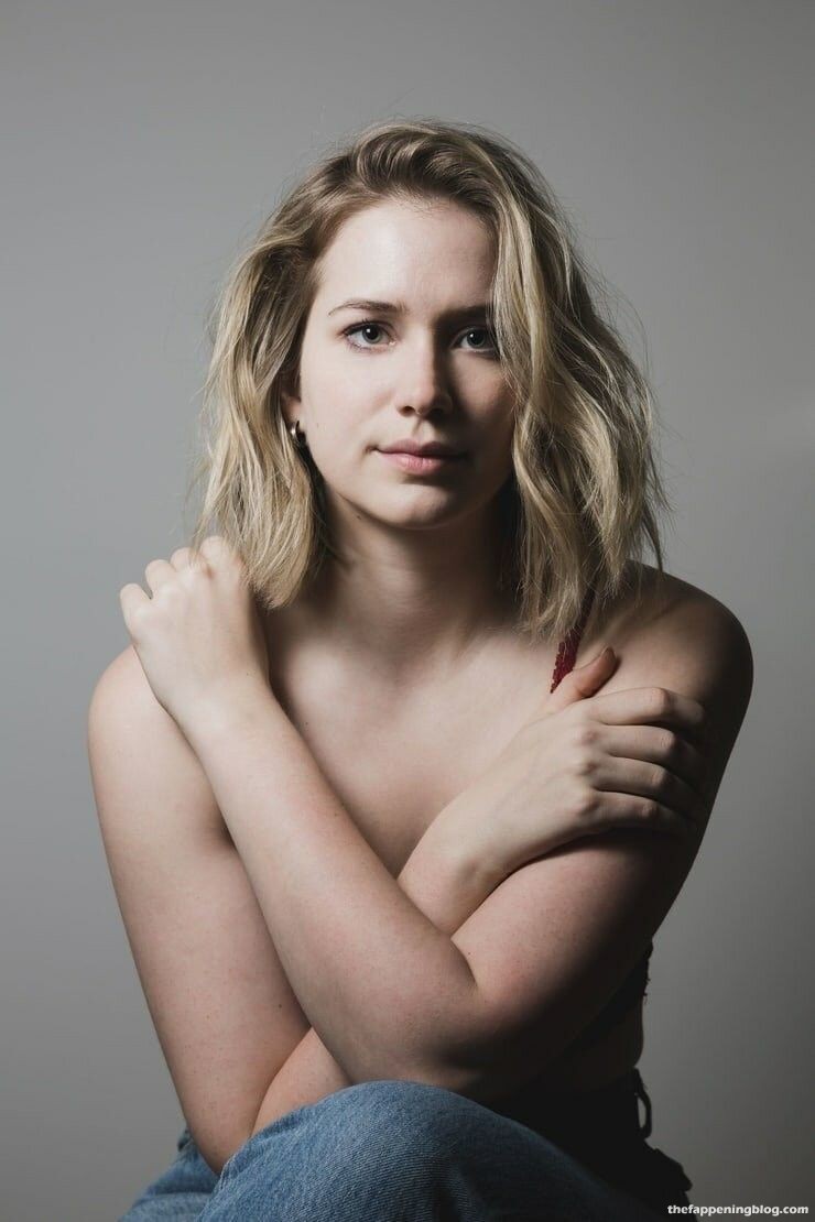 Elizabeth Lail Nude, Topless &amp; Sexy (81 Photos + Sex Video Scenes)