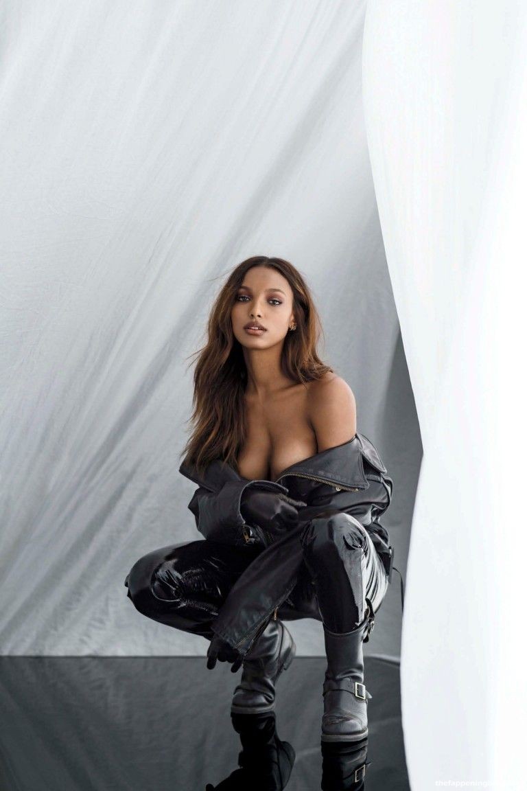 jasmine-tookes-cleavage-213221-thefappeningblog.com1_.jpg