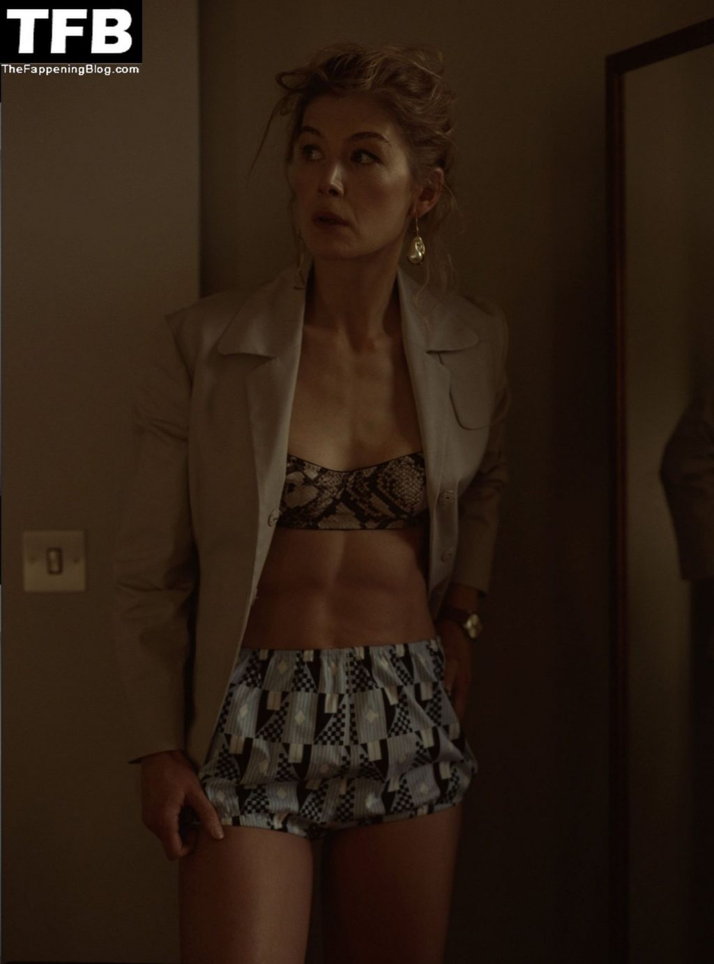 Rosamund pike the fappening