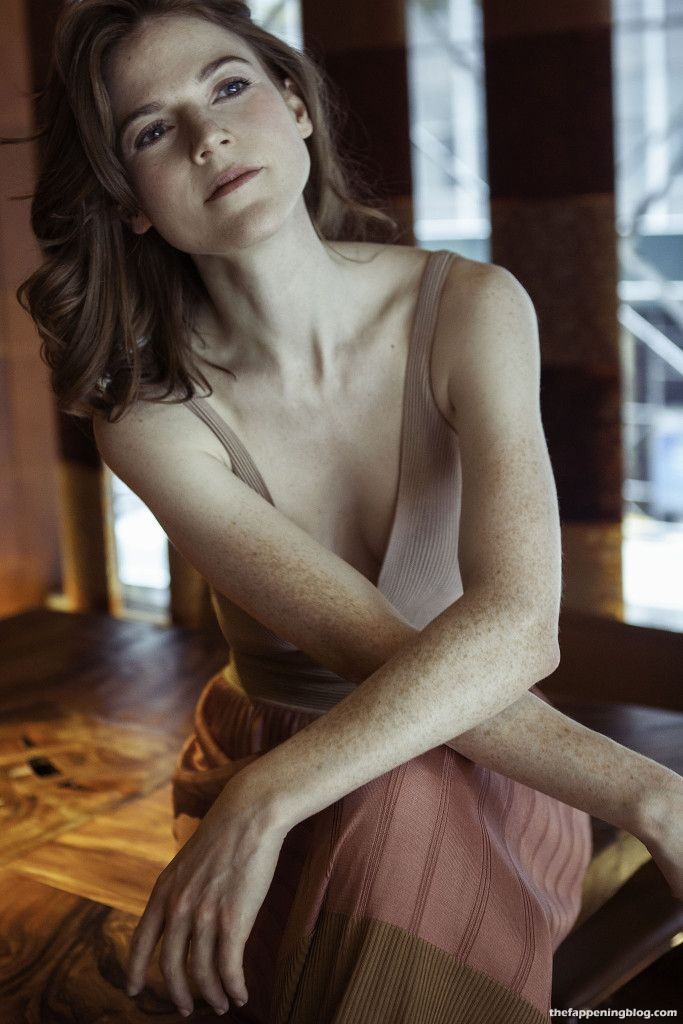 Rose Leslie Nude &amp; Sexy Collection (44 Photos + Videos)