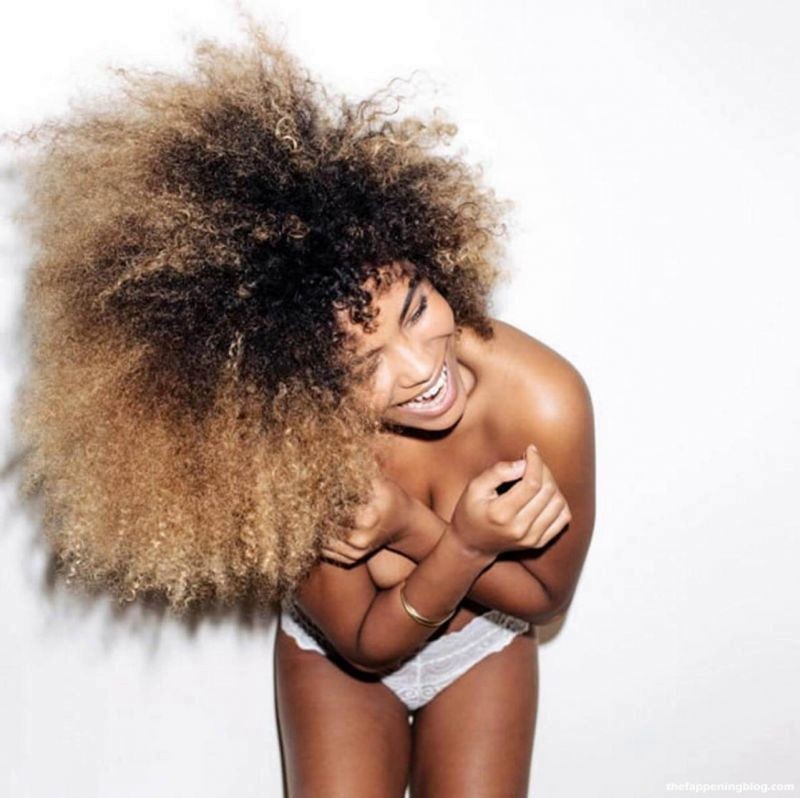 Tina Kunakey Nude &amp; Sexy Collection (39 Photos)