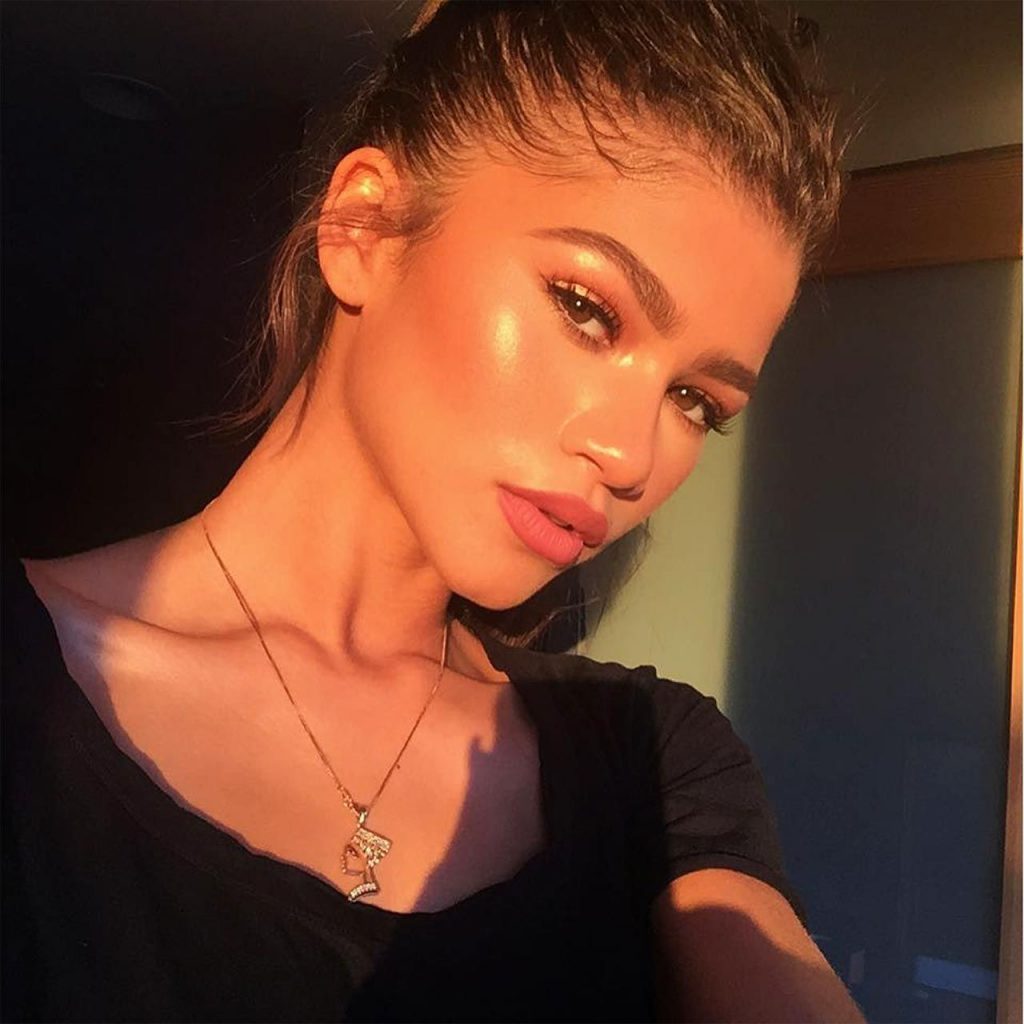 Zendaya Nude &amp; Sexy Collection – Part 1 (154 Photos + Possible LEAKED Porn &amp; Video Scenes) [Updated 10/06/21]