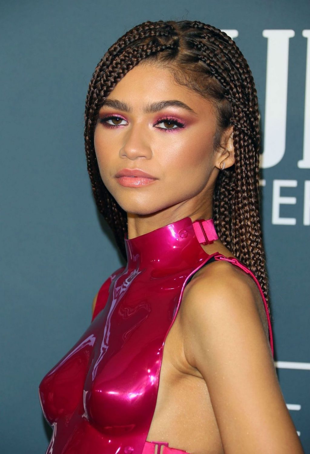 Zendaya Nude &amp; Sexy Collection – Part 1 (150 Photos + Possible LEAKED Porn &amp; Video Scenes) [2021]