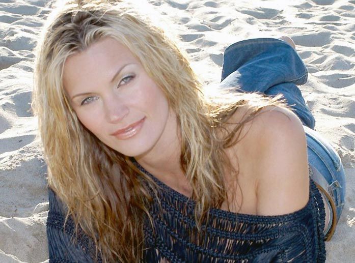 Natasha Henstridge NUDE &amp; Sexy Collection – Part 1 (156 Photos + Videos)