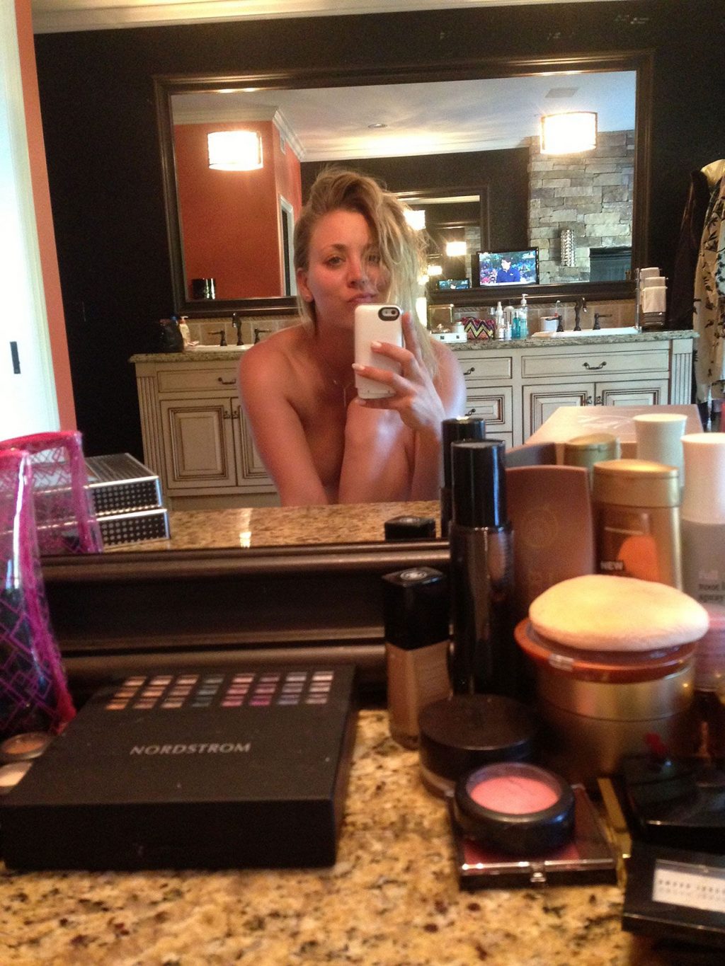 Kaley Cuoco Nude &amp; Sexy Collection – Part 1 (150 Photos + Leaked The Fappening Private Videos)