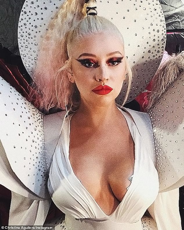 Christina Aguilera Nude &amp; Sexy Collection – Part 1 (154 Photos + Possible LEAKED Porn And Topless Videos)