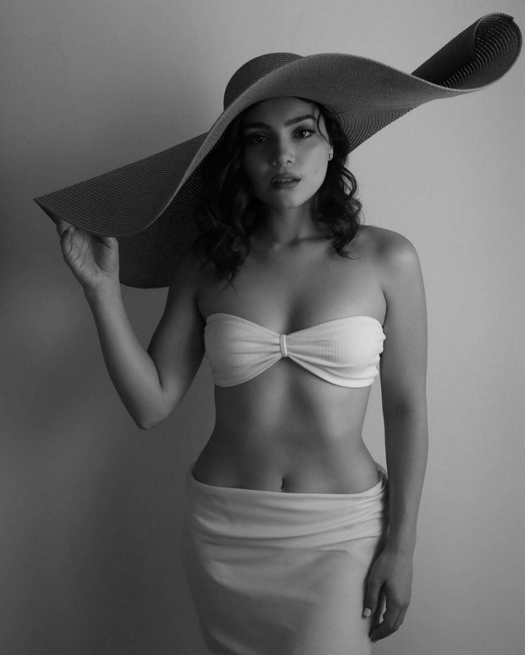 Andrea Londo Nude &amp; Sexy Collection (92 Photos + Sex Scenes Compilation)