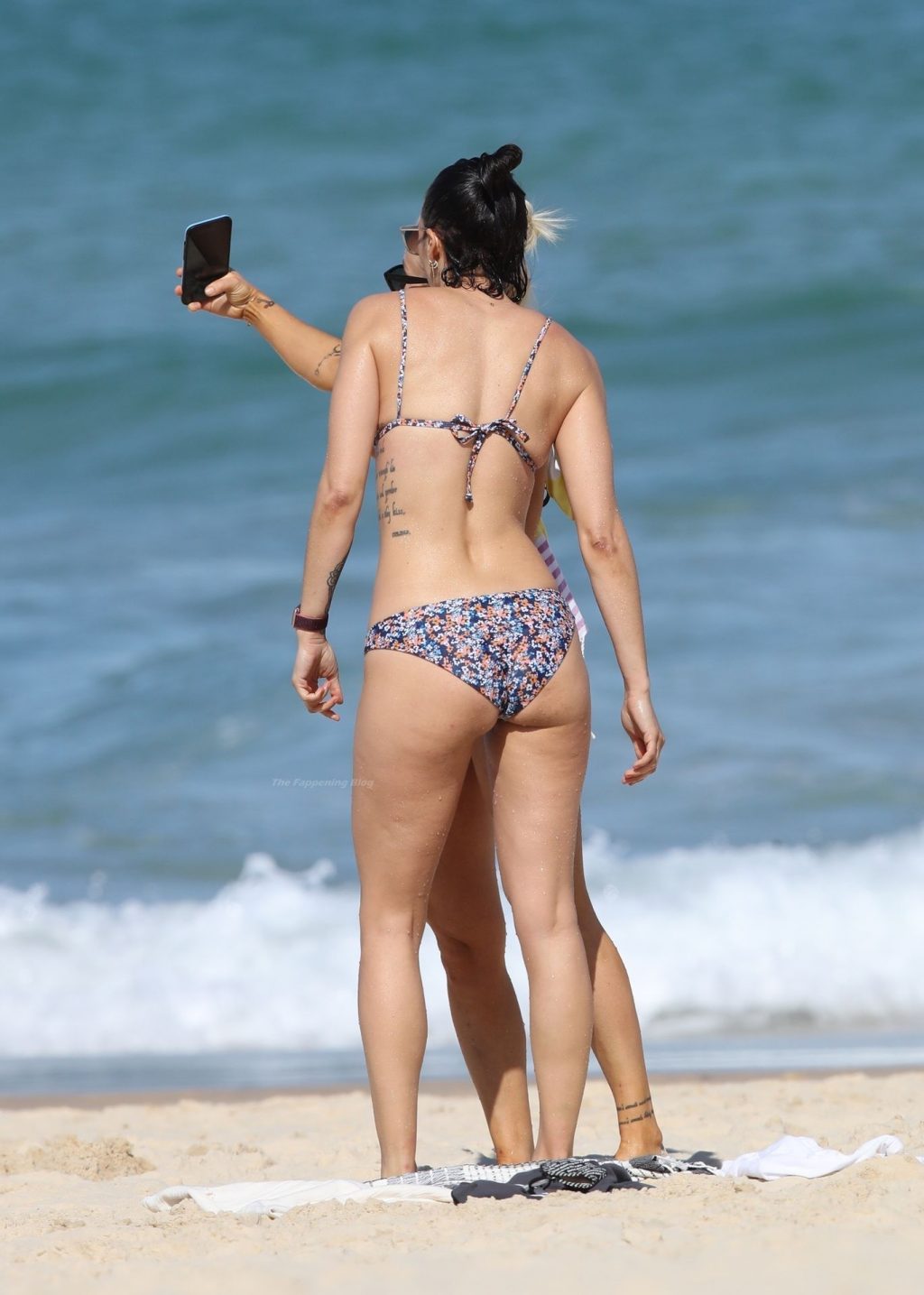 Caroline Groth is Pictured on the Beach in Sydney (23 Photos)