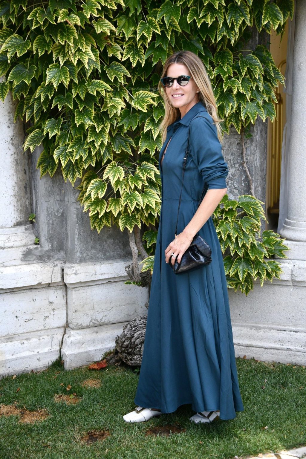 Braless Elisabetta Pellini Looks Hot in Venice (15 Photos)