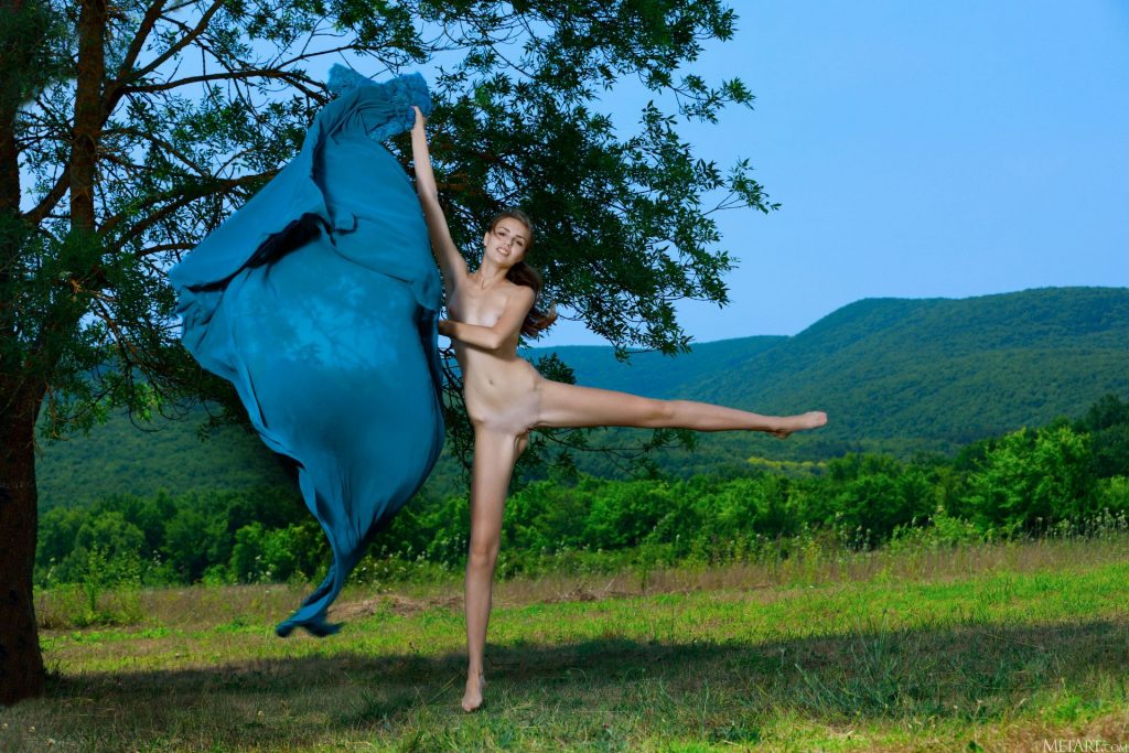 Elle Tan Nude &amp; Sexy – Enchant (112 Photos)