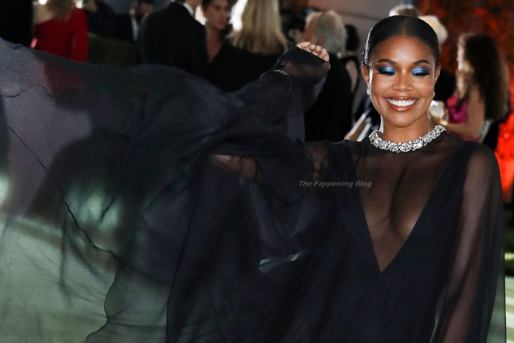 Gabrielle Union Flaunts Her Cleavage in a Black Dress at the Opening Gala of the Academy Museum of Motion Pictures (14 Photos)
