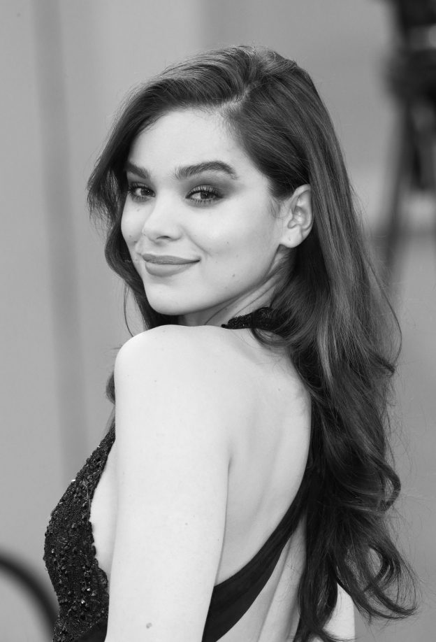 Hailee Steinfeld Flashes Her Toned Pins In A Black Dress At The