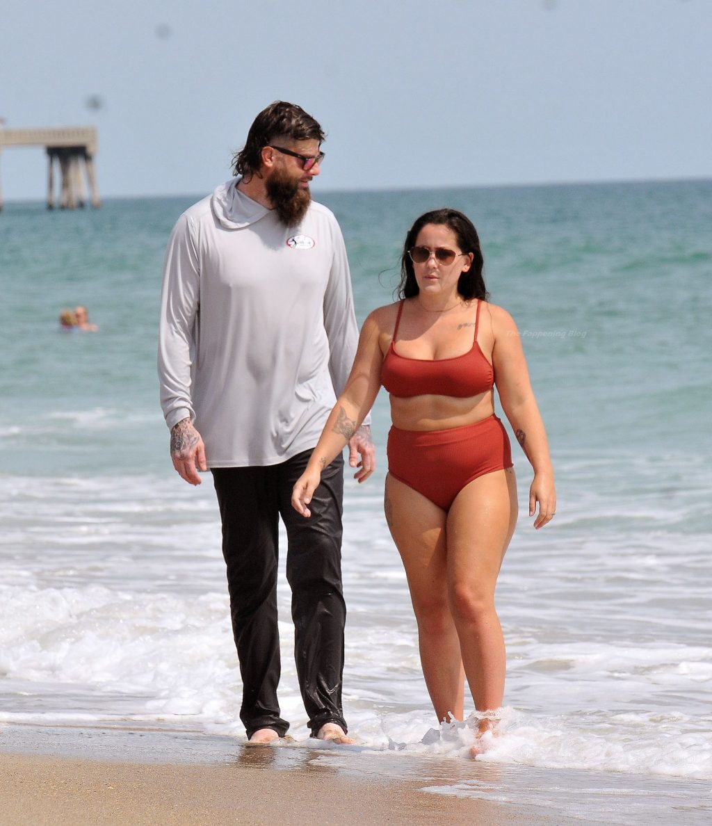 Jenelle Evans &amp; David Eason Hit the Beach in North Carolina (100 Photos)