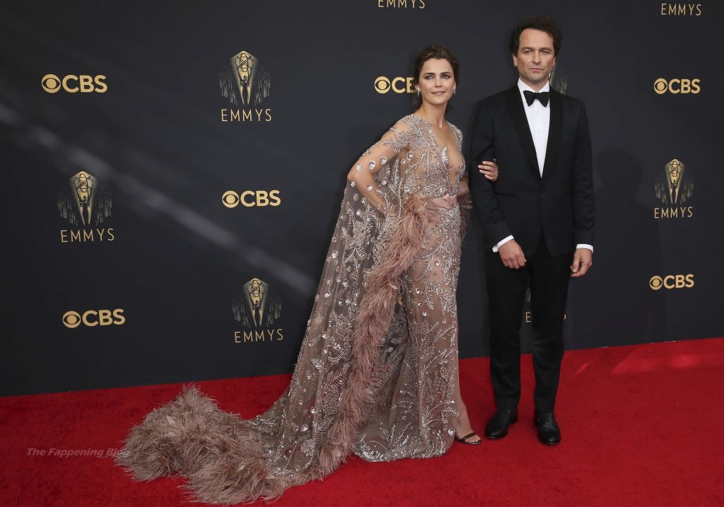 Keri Russell Shows Off Her Tits at the 73rd Primetime Emmy Awards in Los Angeles (14 Photos)