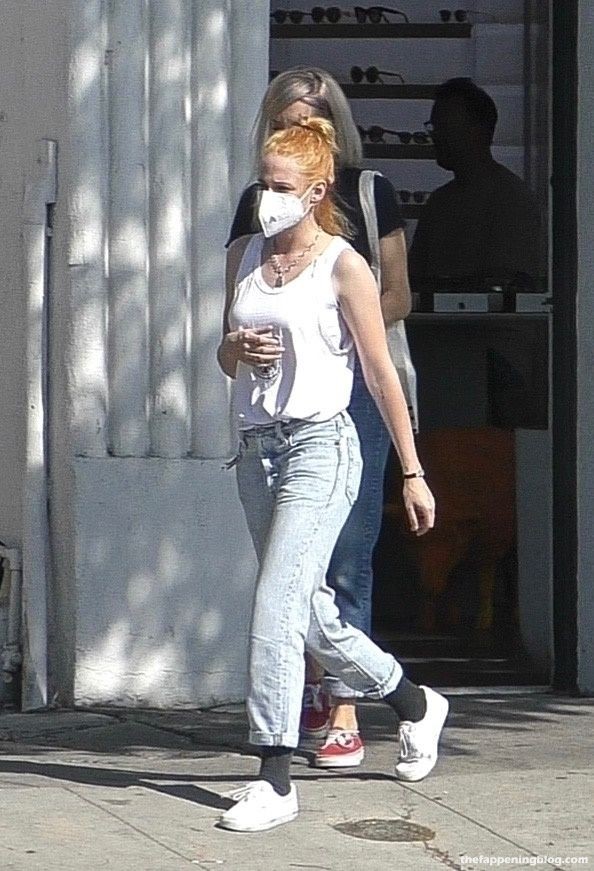 Kristen Stewart &amp; Dylan Meyer Shop For Sunglasses in LA (26 Photos)