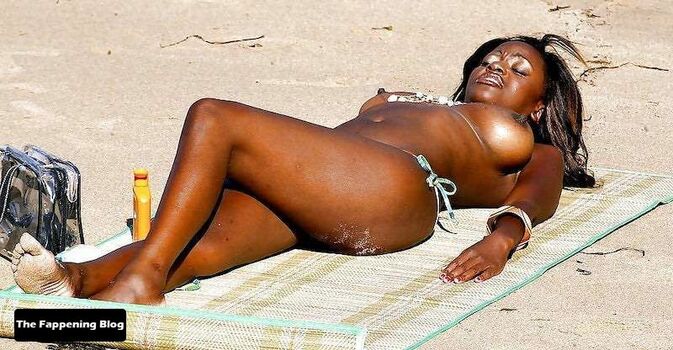 Makosi Musambasi / officialmakosi Nude Leaks Photo 39