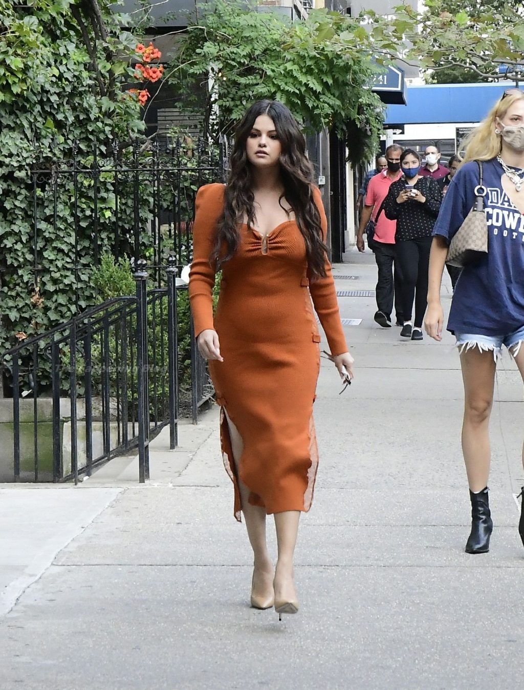 Selena Gomez is Pictured Stepping Out in NYC (34 Photos)